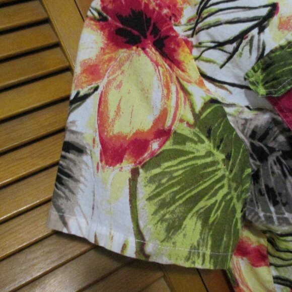 Chico's top button down tropical design soft floral print blouse size XL (3) - Picture 4 of 8
